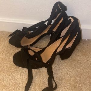 Wrap up chunky black heels